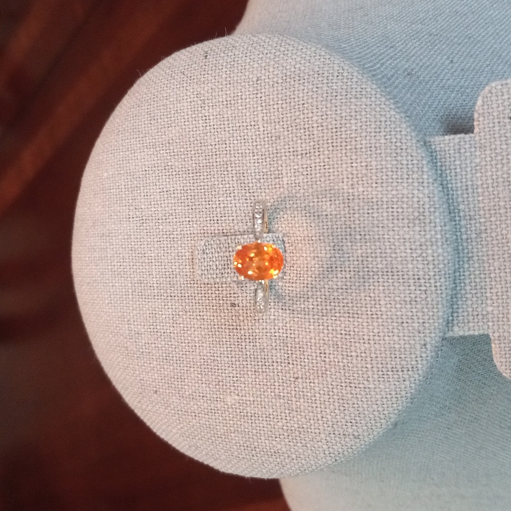 14K YG (2.04 grams) Genuine Tangerine Garnet & Diamond Ring, Size 7 🍊